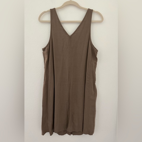 Splendid Linen Dress - Picture 2 of 4